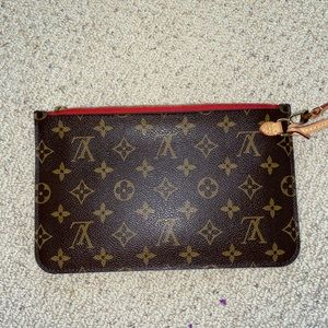 Louis Vuitton Neverful pouch
